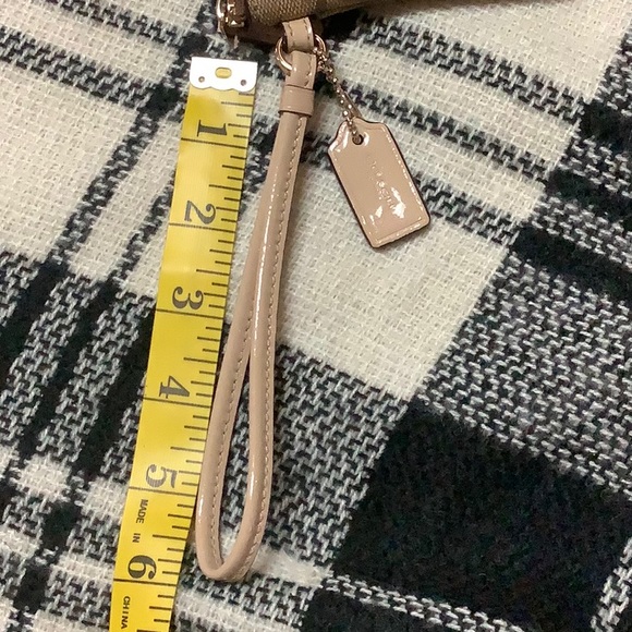 Coach tan stripe zip corner wallet - Picture 8 of 8